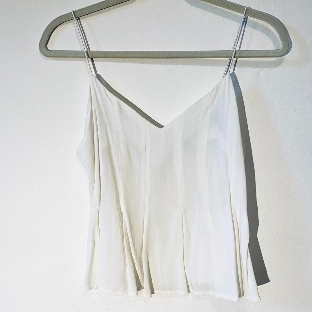 *NWOT* NU New York white flowy tank top Sz Medium